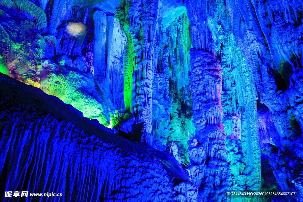 桂林梦幻溶洞奇观