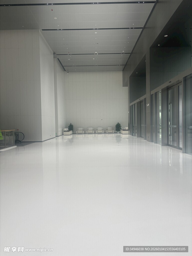 空旷洁净的室内环氧地坪