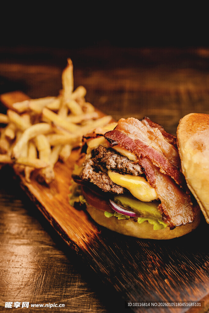 培根汉堡薯条