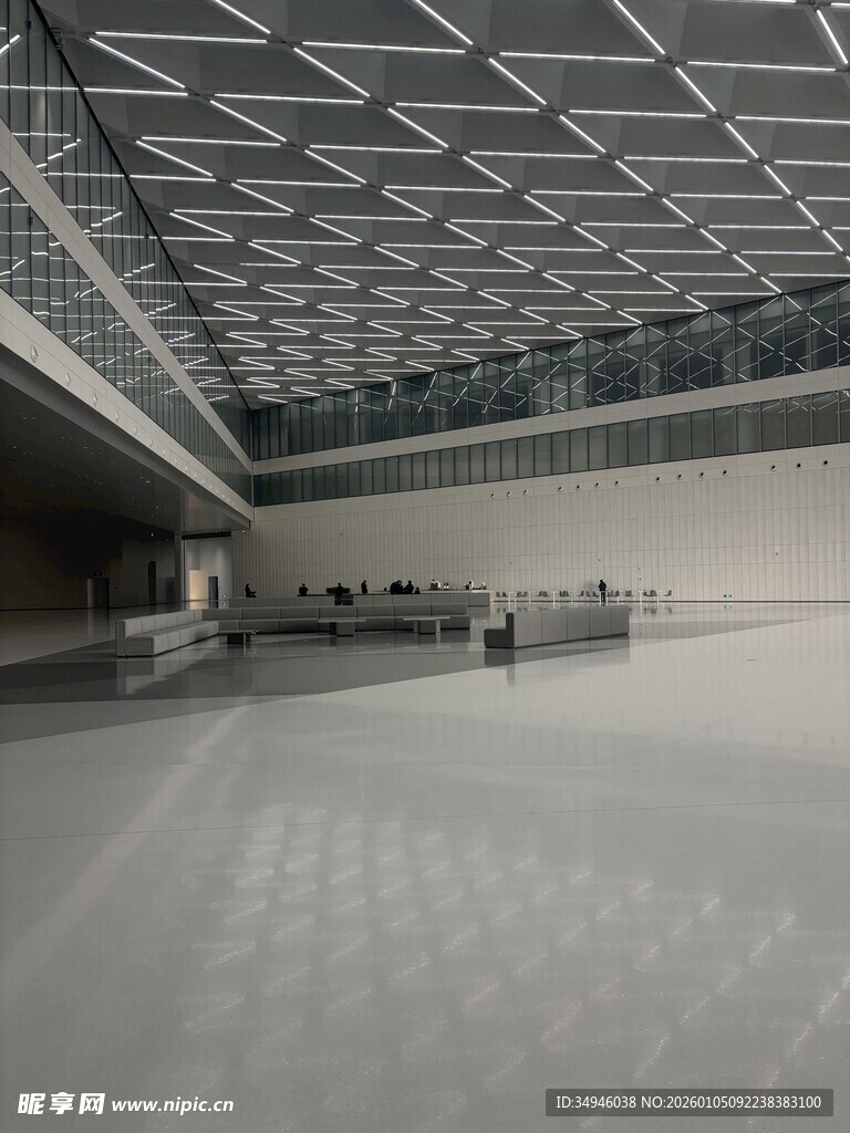 现代简约风格空旷室内空间