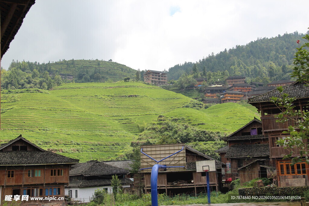山村古寨 绿野中的传统民居
