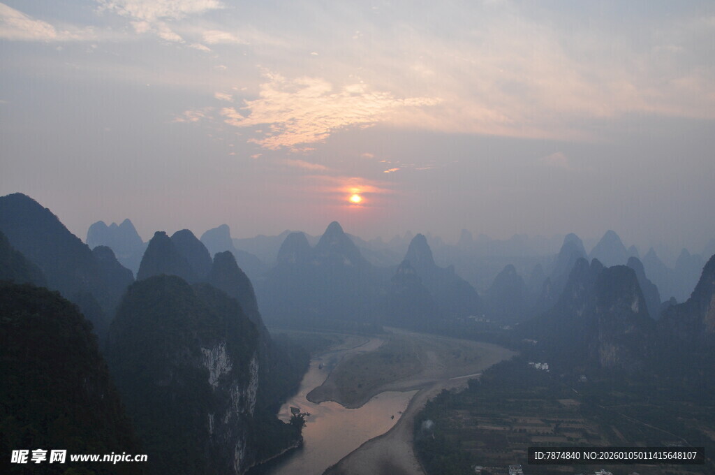 漓江日出山水美景