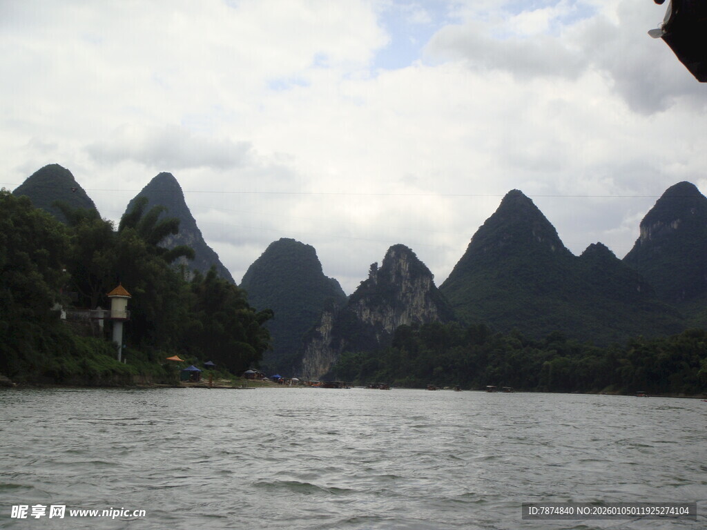 漓江山水美景如画