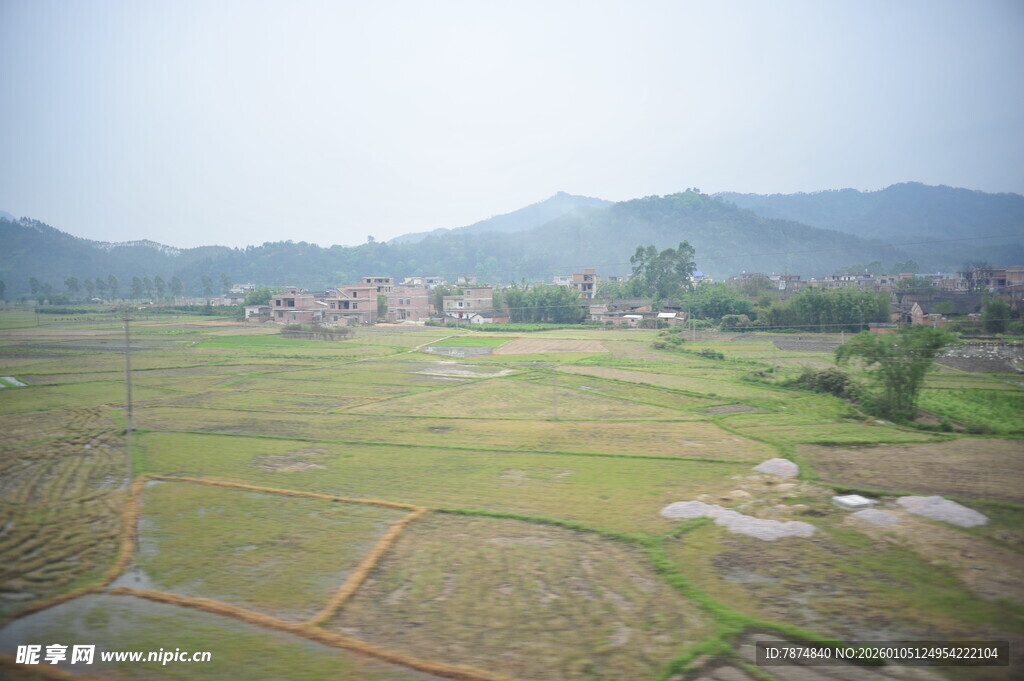 乡村田野风光俯瞰图