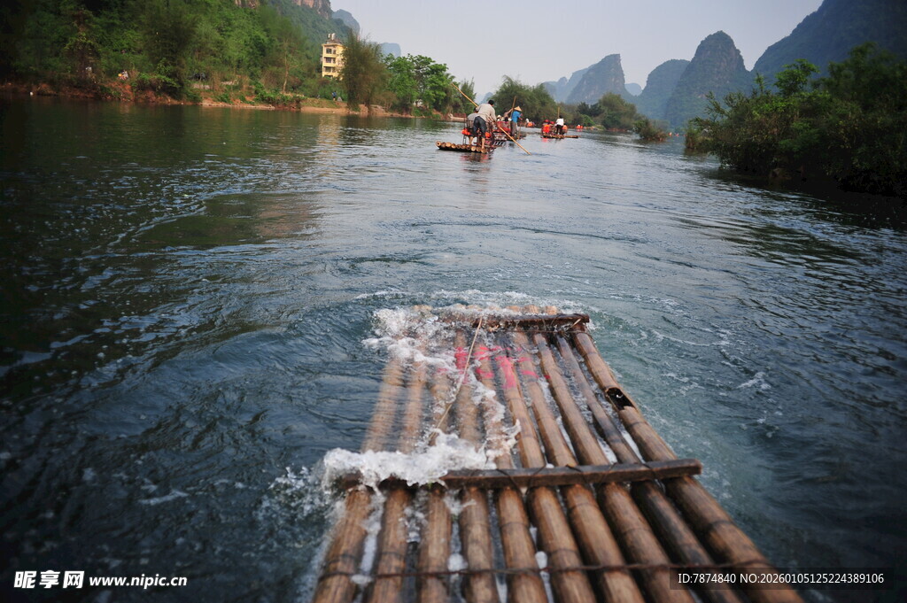 漓江竹筏漂流美景