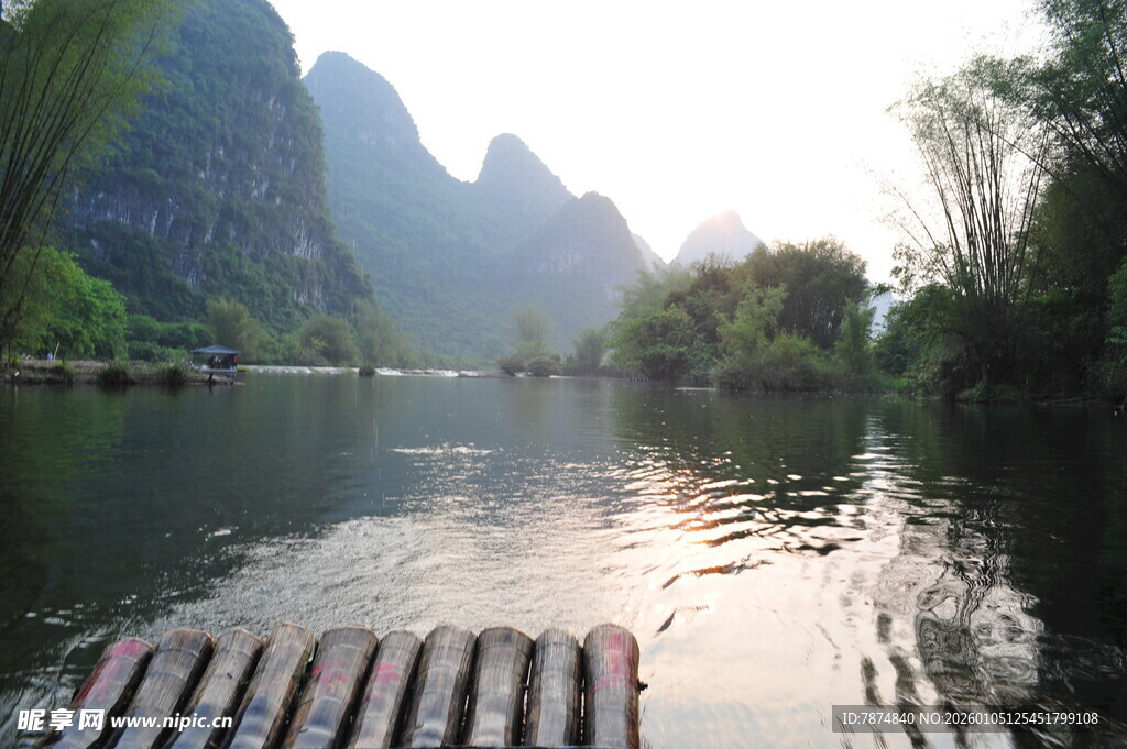 漓江竹筏 山水诗意画卷