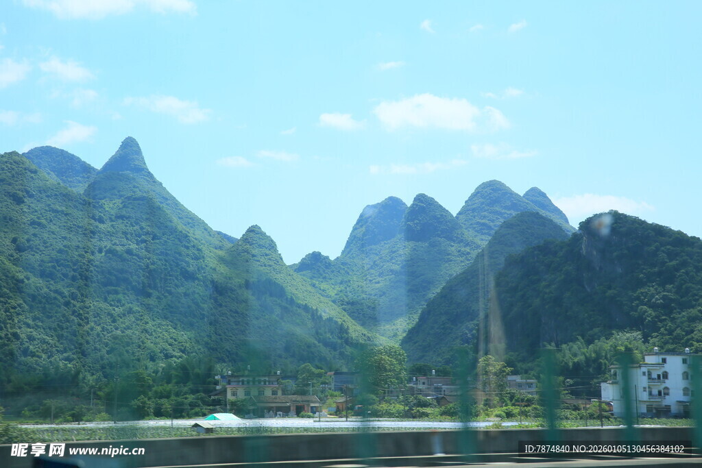 秀丽漓江山水风光图