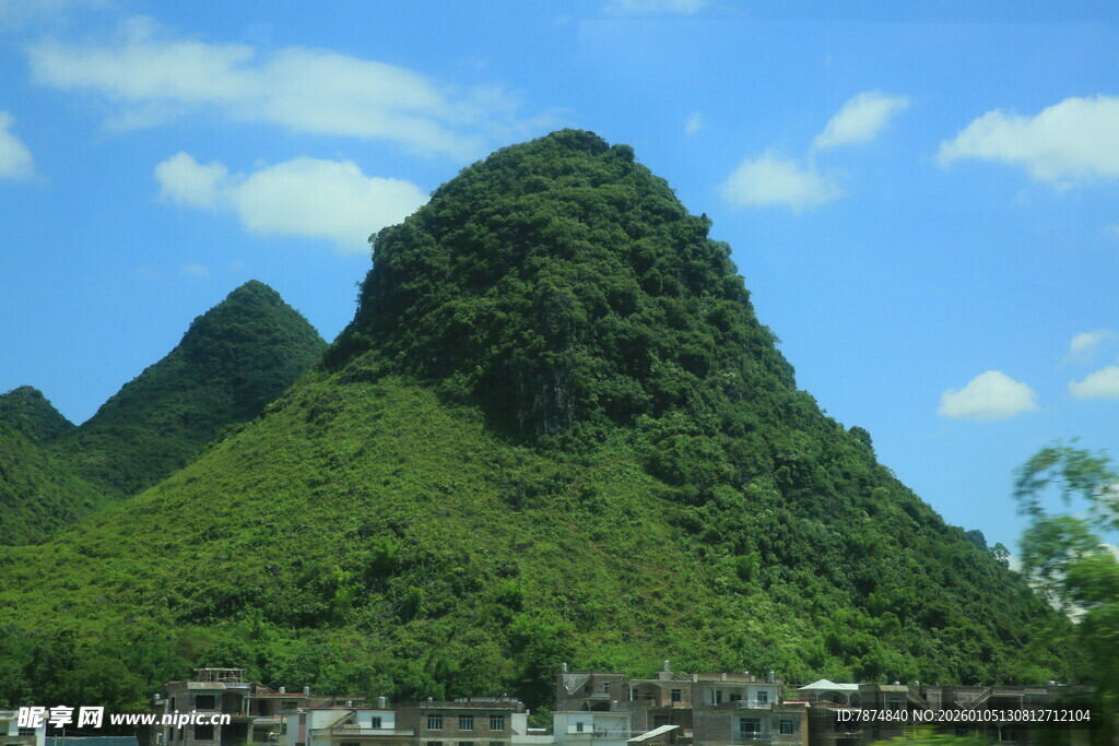 青山翠岭 秀丽自然风光