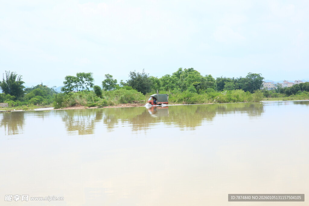 乡村宁静水域风光