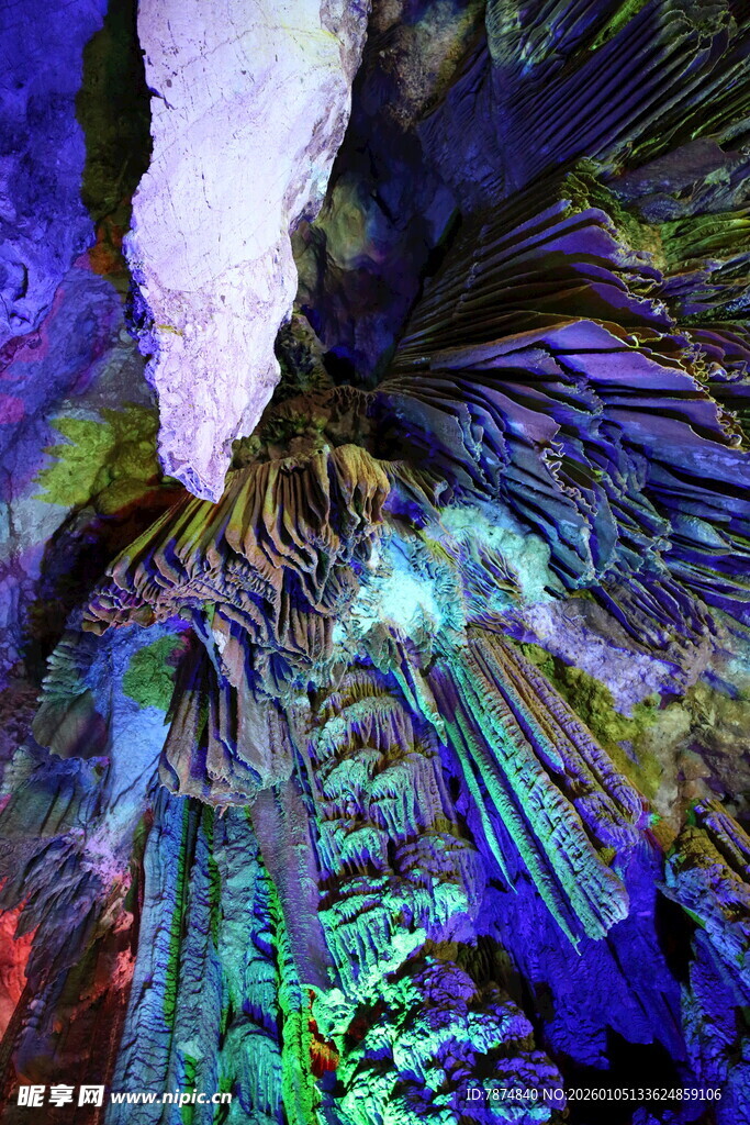 梦幻火山多彩奇幻景观