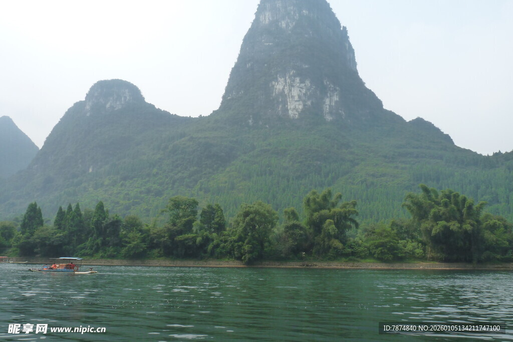 漓江秀丽山水风景图