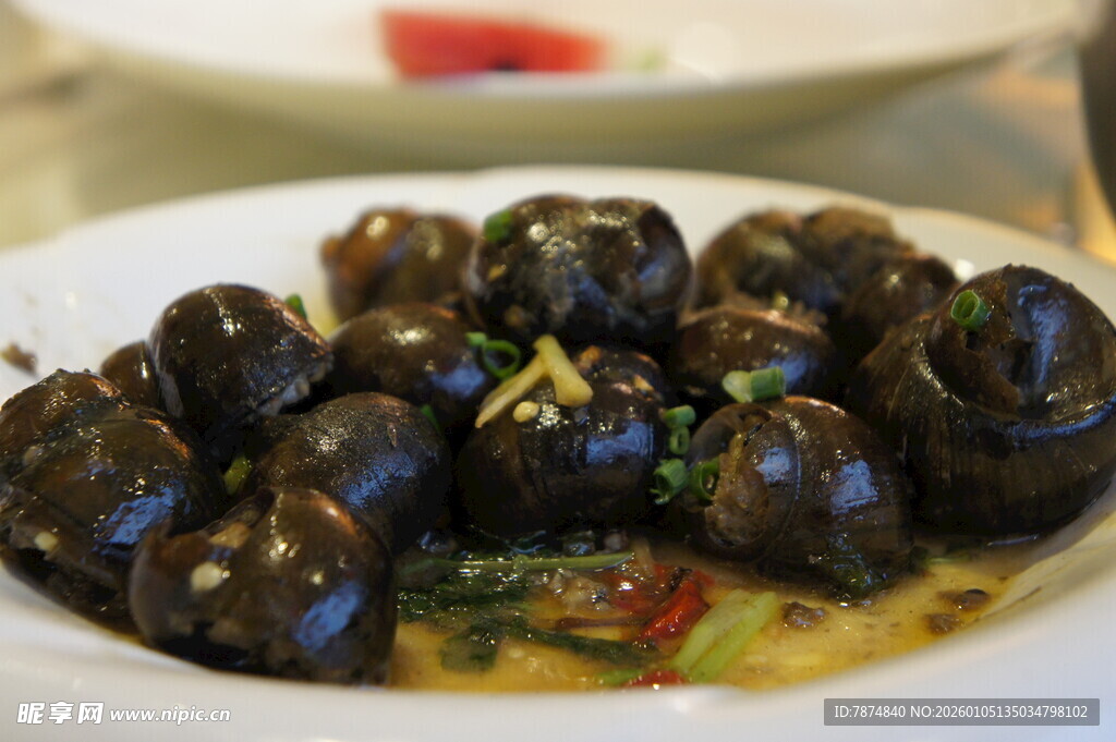 美味田螺 色泽诱人