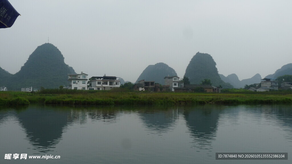 漓江山水倒影如画风景