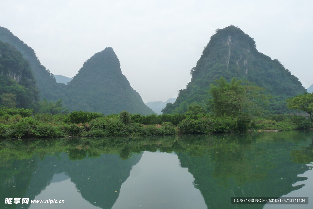 漓江山水秀丽风光图