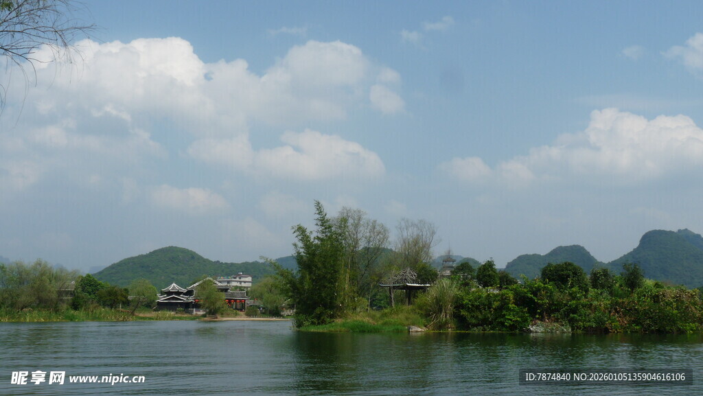秀丽山水湖畔风光