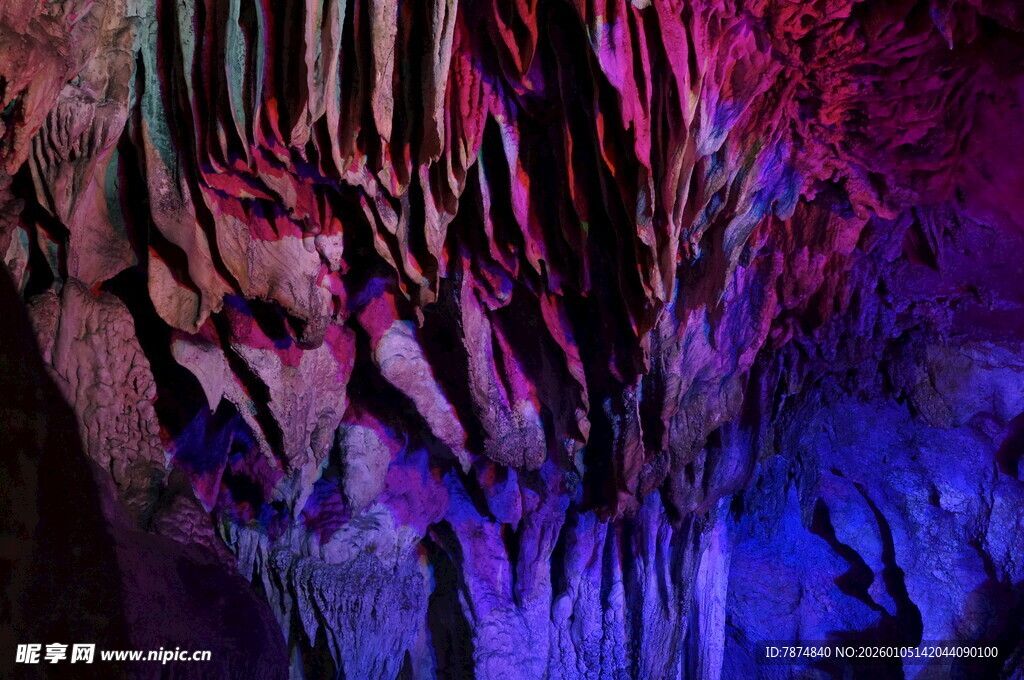 梦幻洞穴钟乳石景观