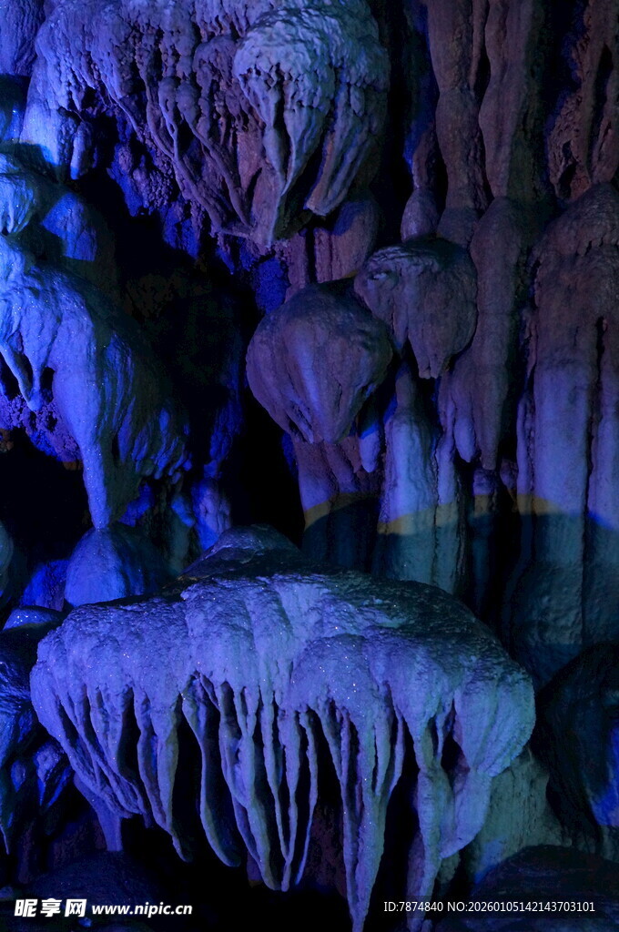 梦幻溶洞景观 奇妙钟乳石