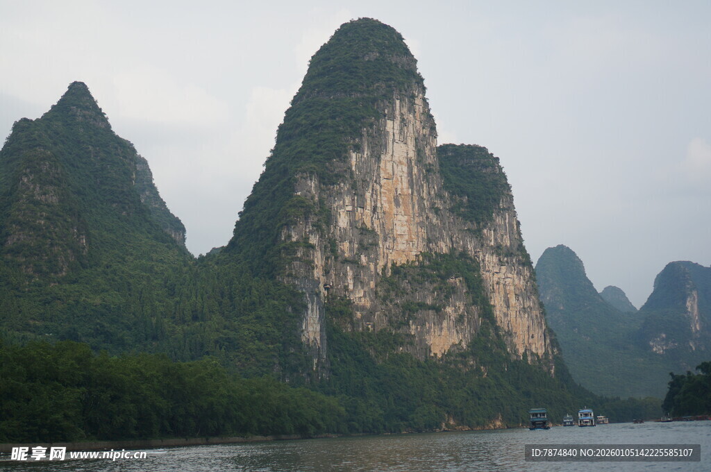 漓江秀丽山峰景观