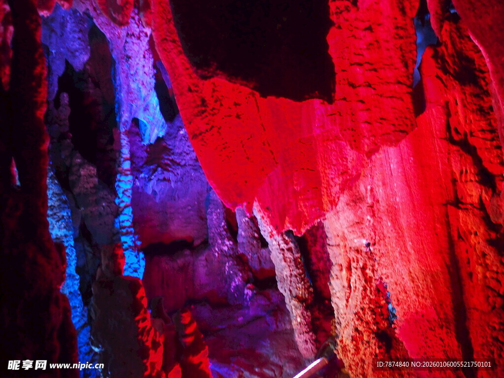 梦幻溶洞灯光景观
