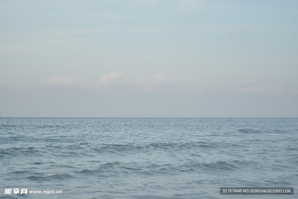 广阔海面 宁静天空景象