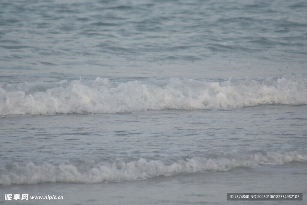 海边轻柔海浪