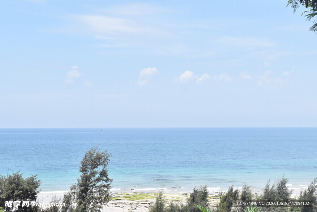 海边景致 蓝天绿树碧海
