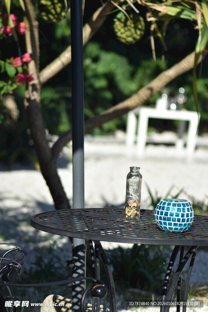 户外庭院精致小桌布置