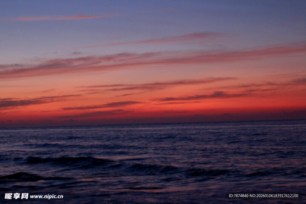 海上绝美日落景观