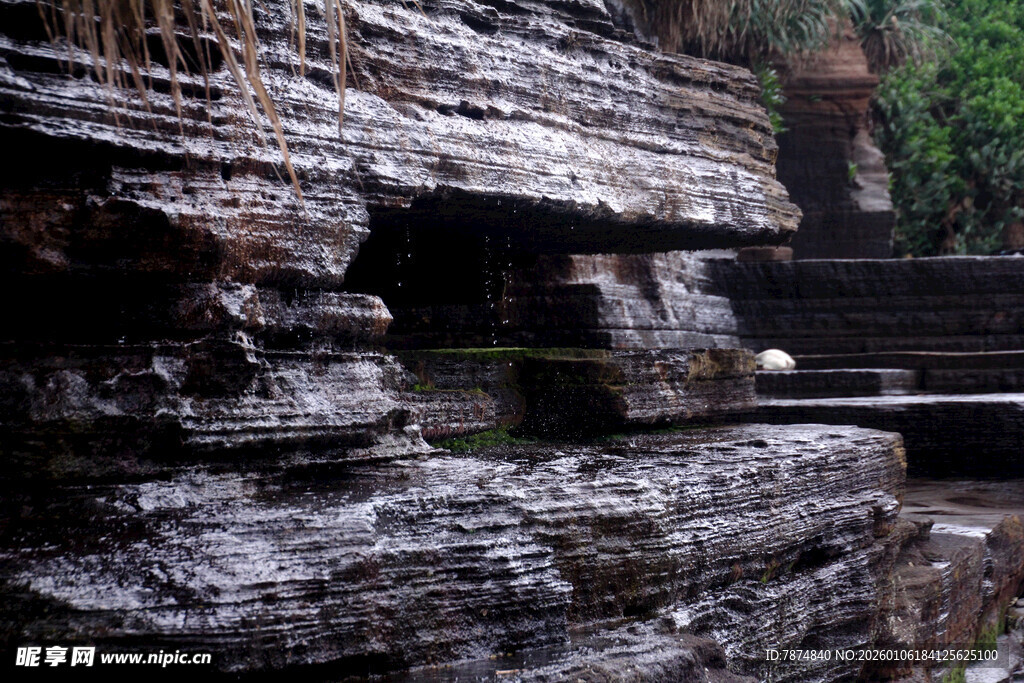 奇特层叠岩石景观