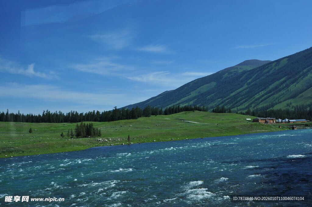 山间河畔的秀丽自然风光