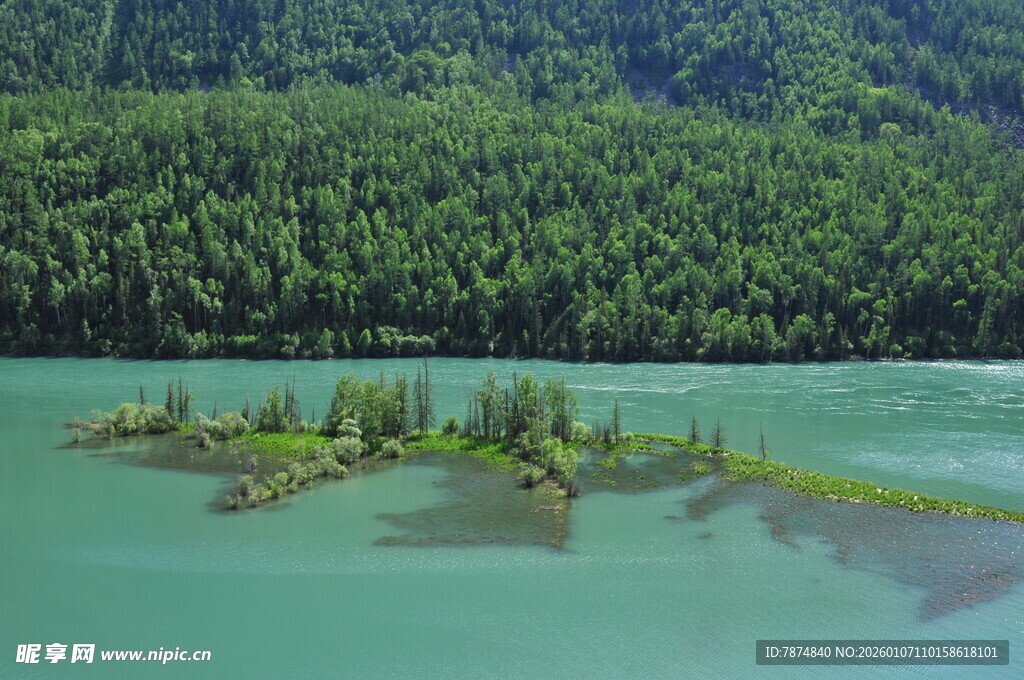 河心绿岛 碧水青山美景