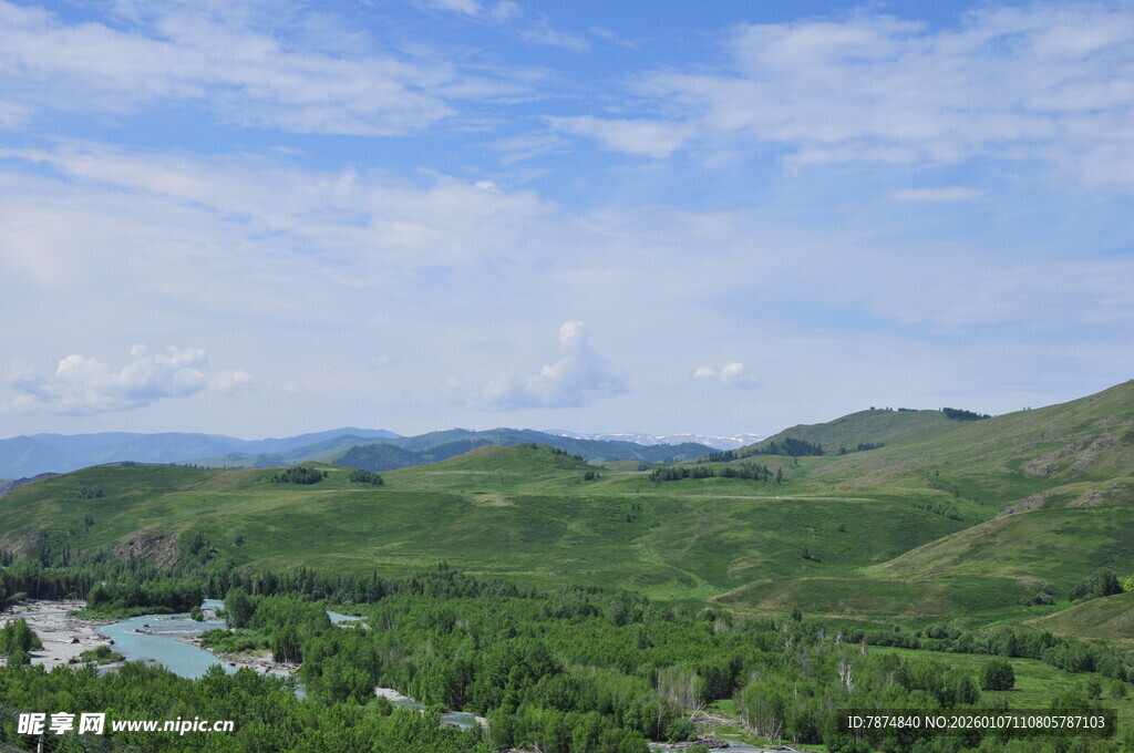 青山绿水间的美丽自然风光