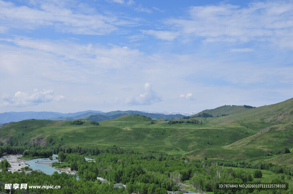 青山绿水间的美丽风光