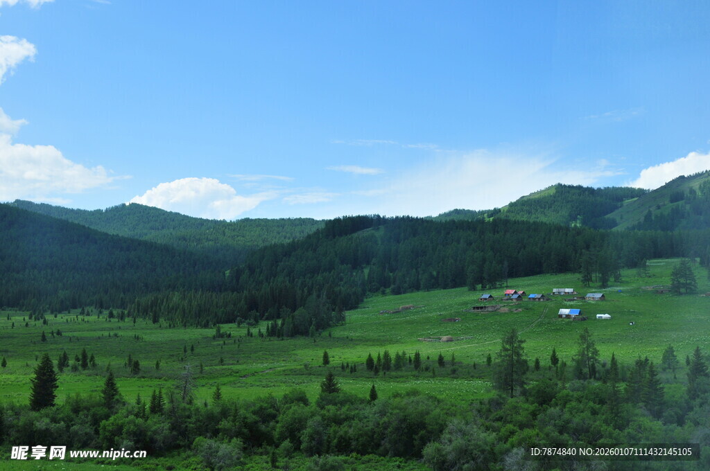 青山绿野间的美丽风光