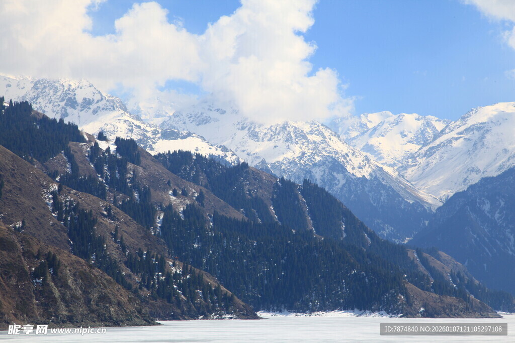 雪山湖泊壮丽自然风光