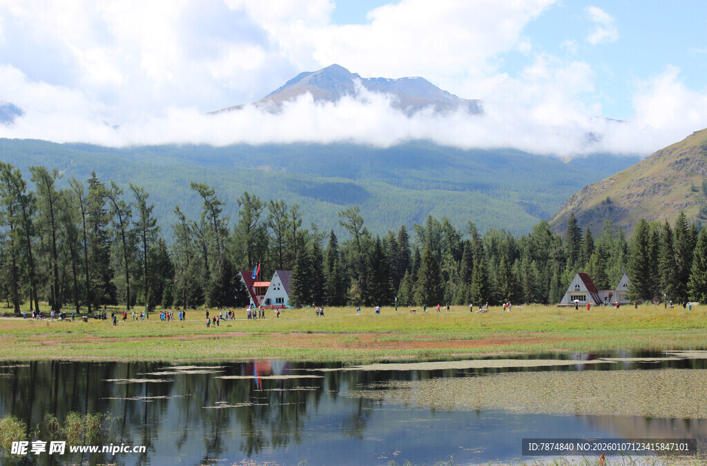 湖畔山林美景 悠然露营地