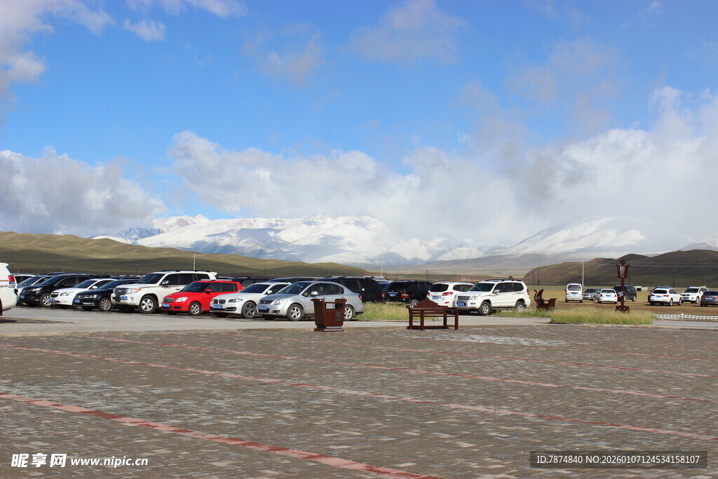 户外停车场及停放车辆