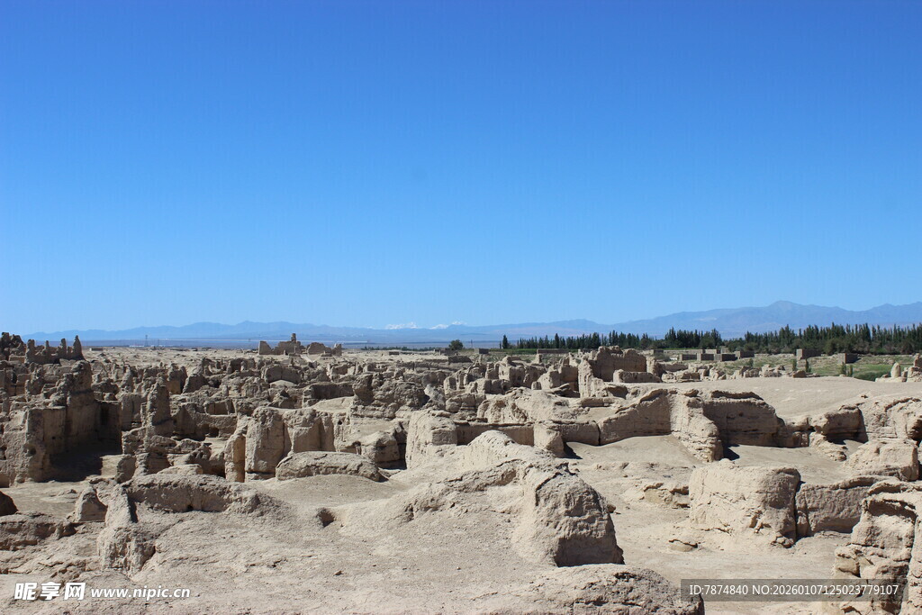 沙漠中的古老遗迹