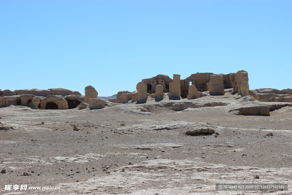 沙漠中的古老遗迹