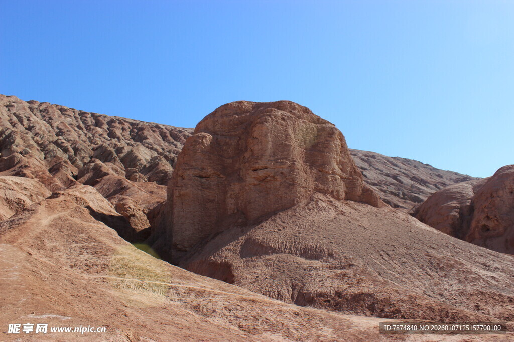 壮丽红色岩石地貌景观