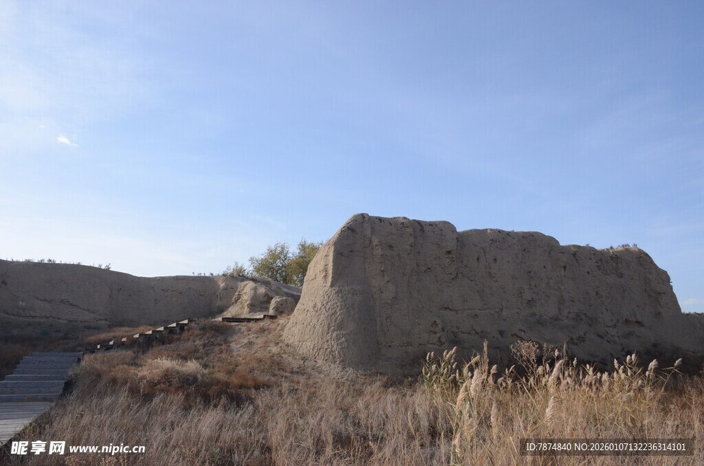 古老土墙遗迹 尽显沧桑