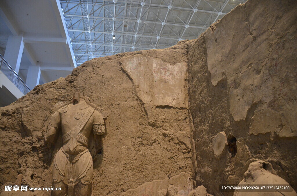 兵马俑遗址现场景象