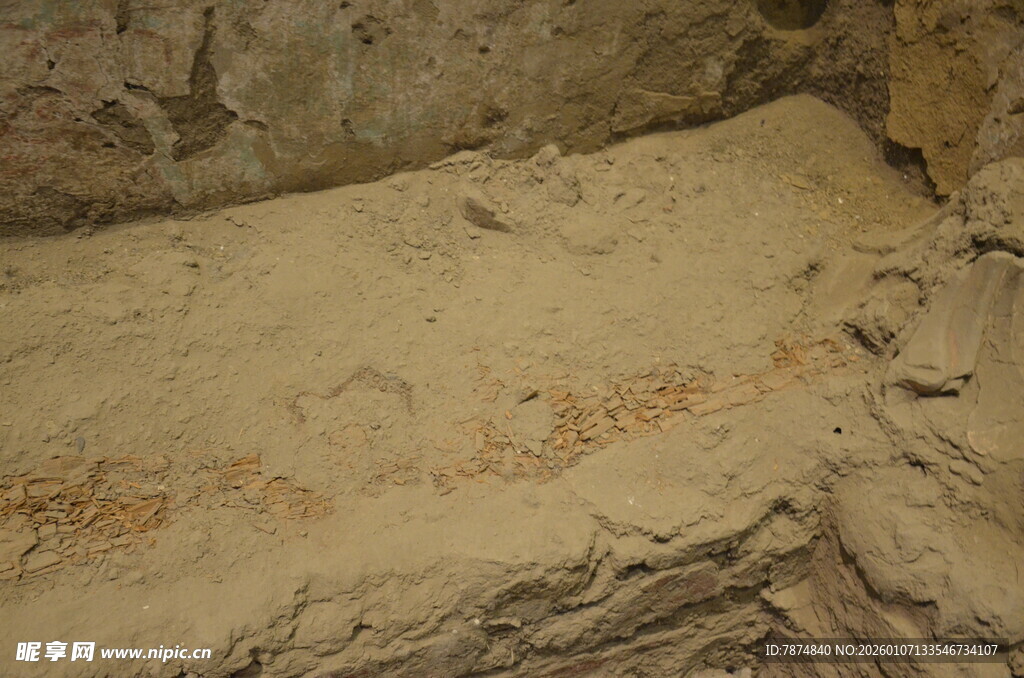 古老岩壁上的神秘岩画