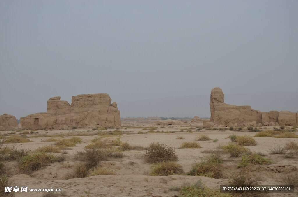 沙漠中的古老遗迹