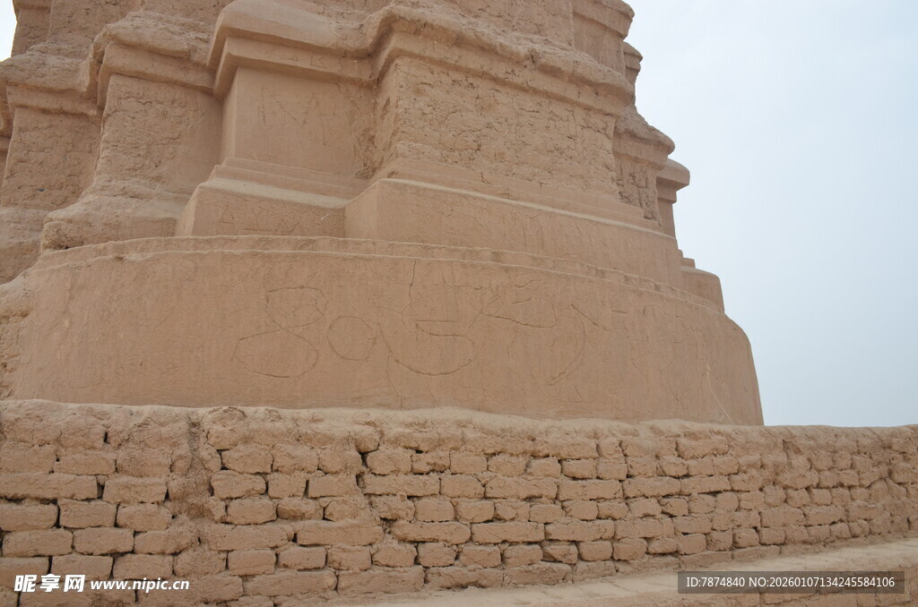 古老砖砌建筑一角