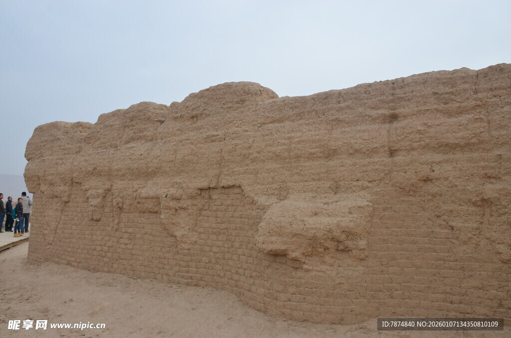 古老黄土城墙遗迹景象