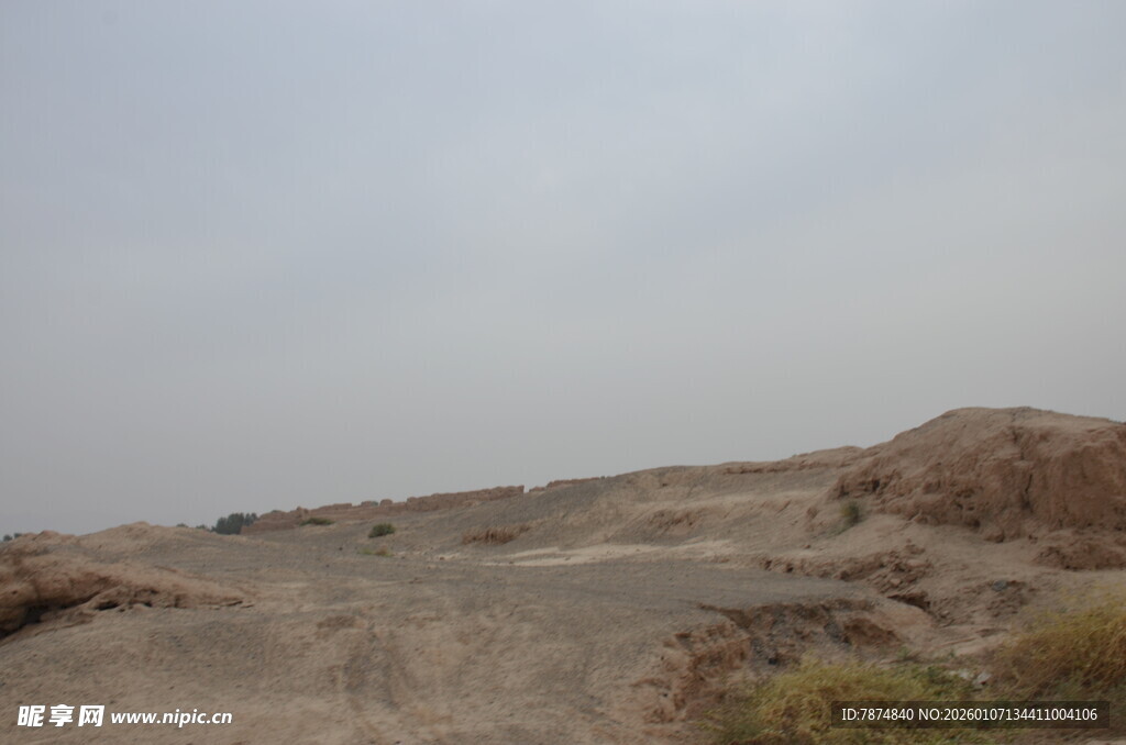 荒凉沙漠地貌景观