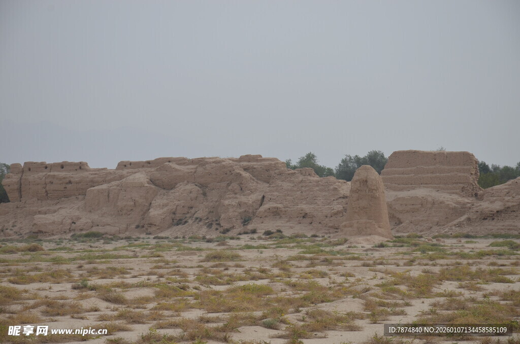 荒凉古遗址景观