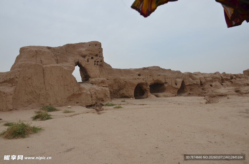 沙漠中的古老遗迹