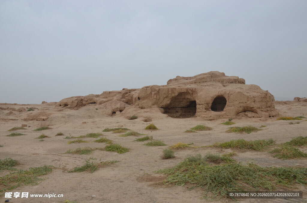 沙漠中的古老土坯建筑